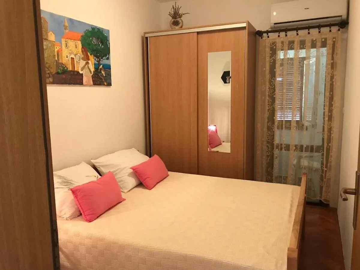 Apartments With A Parking Space Nin, Zadar - 14044 Croatia